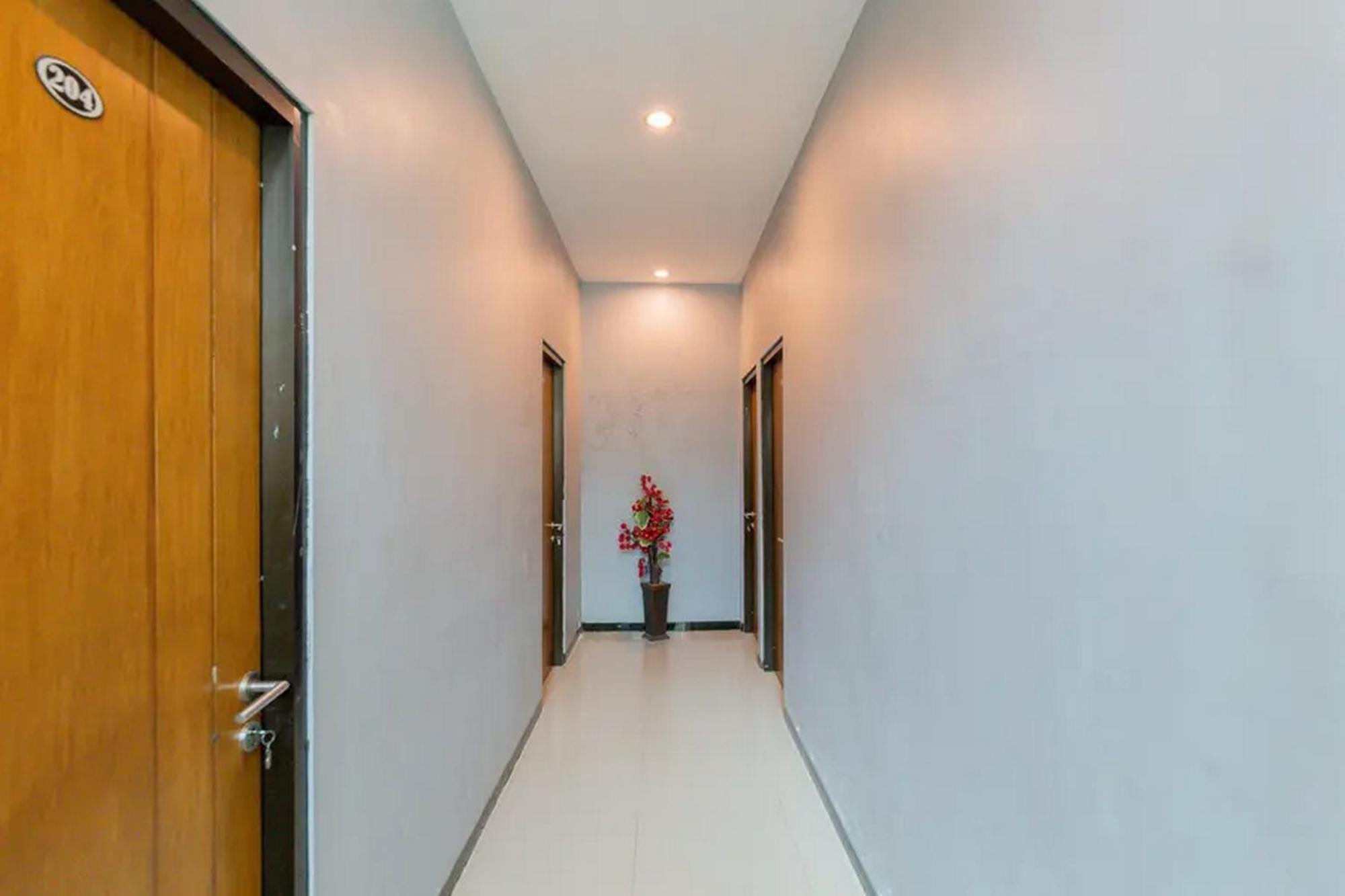 Reddoorz @ Manukan Surabaya Exterior foto