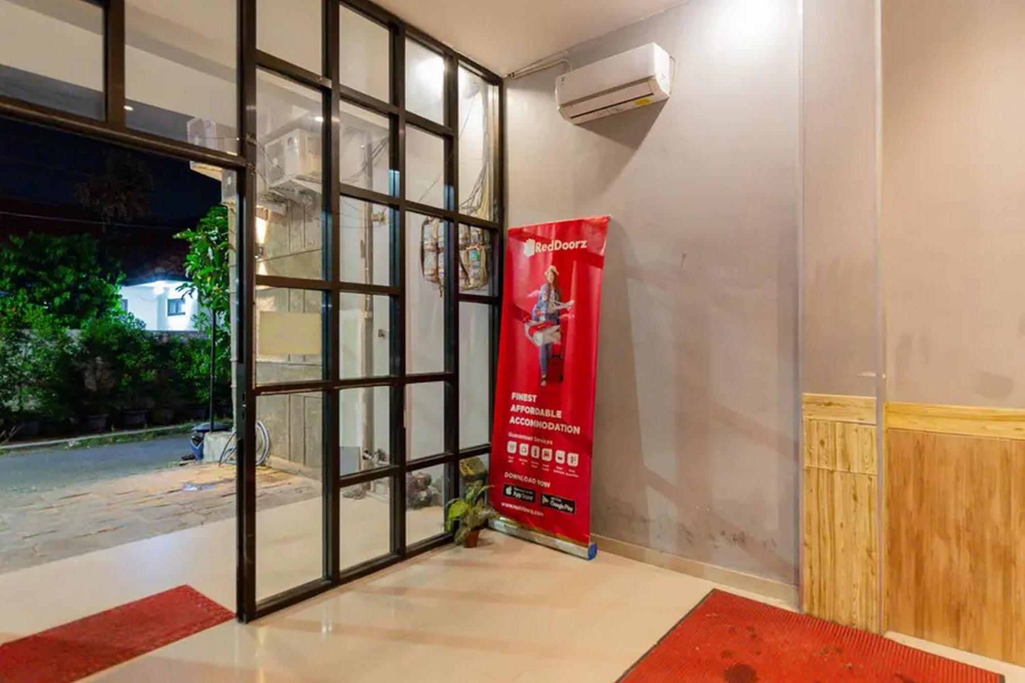 Reddoorz @ Manukan Surabaya Exterior foto