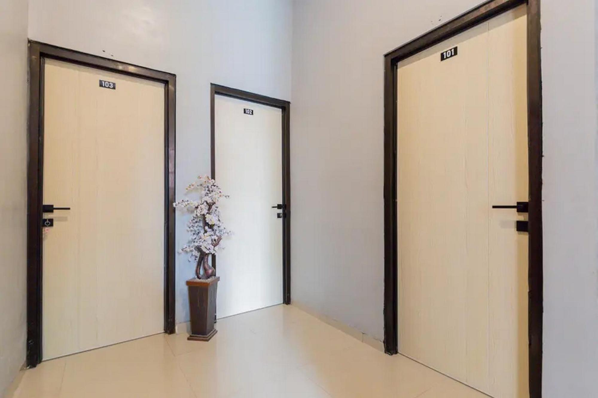 Reddoorz @ Manukan Surabaya Exterior foto